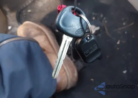 2009 Kia Rondo Lx from USA, damaged, VIN KNAFG529197273447